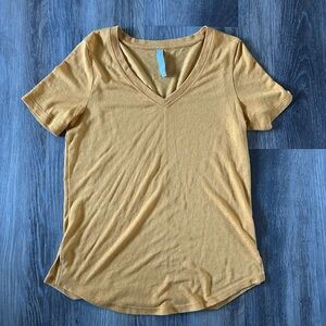 Athleta Mustard Short Sleeve V-Neck Tee